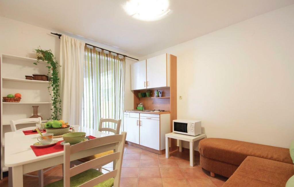 Apartments Ladonja Medulin Buitenkant foto